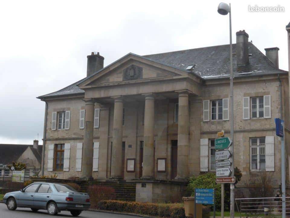 Sur internet : Bourganeuf, dans la Creuse, met en vente son tribunal pour 30 000 euros sur Internet